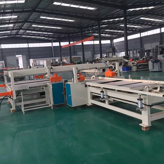 Machines à bois panneau de bois de contreplaqué 4 scie à quatre bords de coupe latérale avec Siemens PLC
